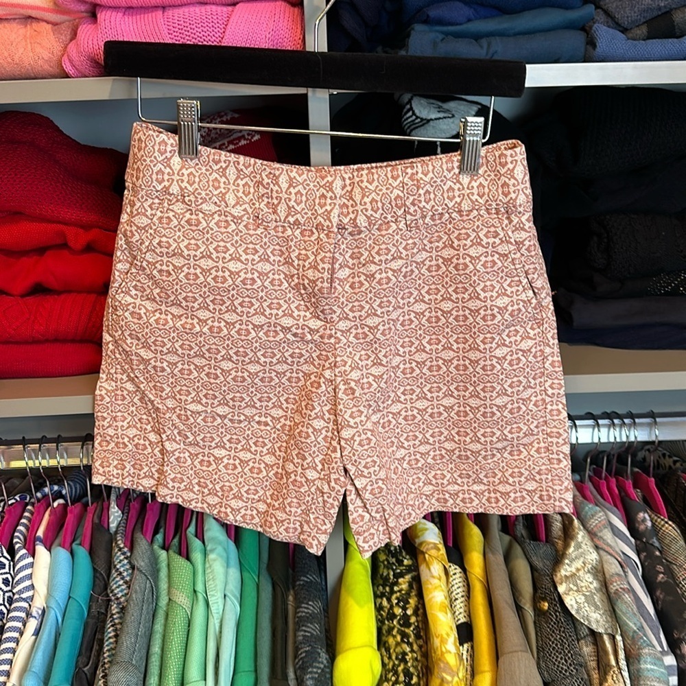 Loft pink/white print 6” shirts size 0